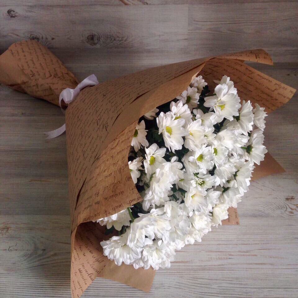 Букет из 15 белых кустовых хризантем - crocus-flowers38.ru