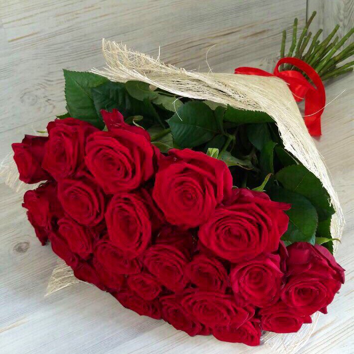 Букет из 19 красных роз - crocus-flowers38.ru