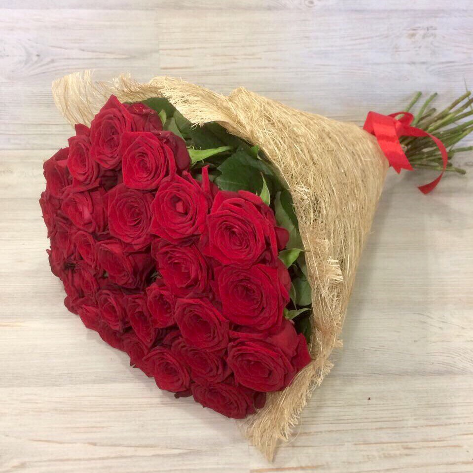 Букет из 29 красных роз (70см) - crocus-flowers38.ru