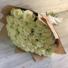 Букет из 51 белой розы (50см)