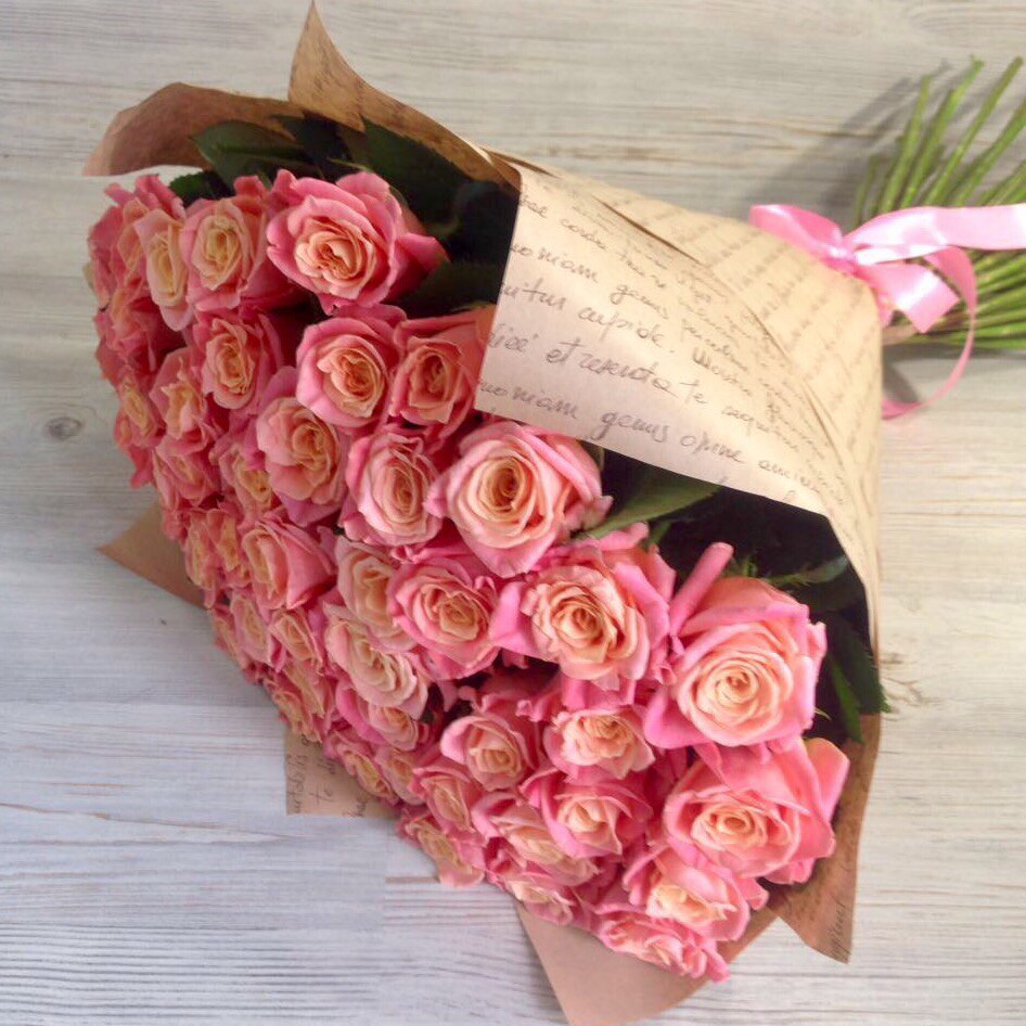 Букет из 51 нежно-розовой розы (70 см)