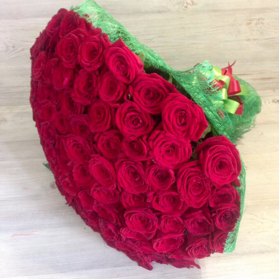 Букет из 101 красной розы (50см) - crocus-flowers38.ru