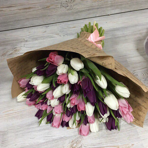 Букет из 49 нежных тюльпана - crocus-flowers38.ru