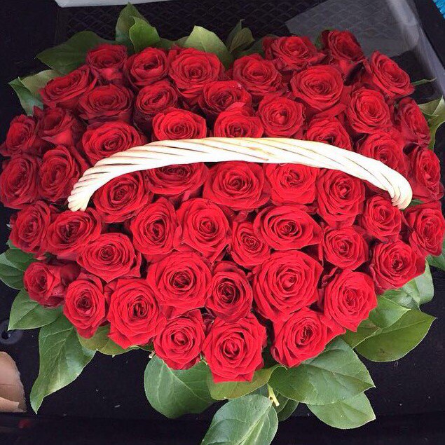 Корзина из 51 красной розы - crocus-flowers38.ru