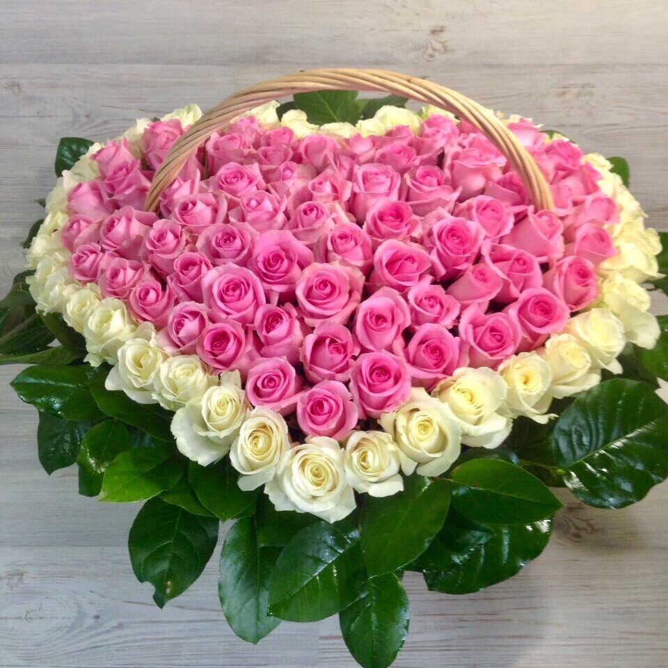 Корзина из 101 розовой розы в виде сердца - crocus-flowers38.ru