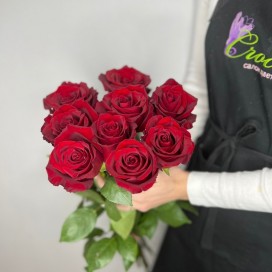 9 красных роз с лентой