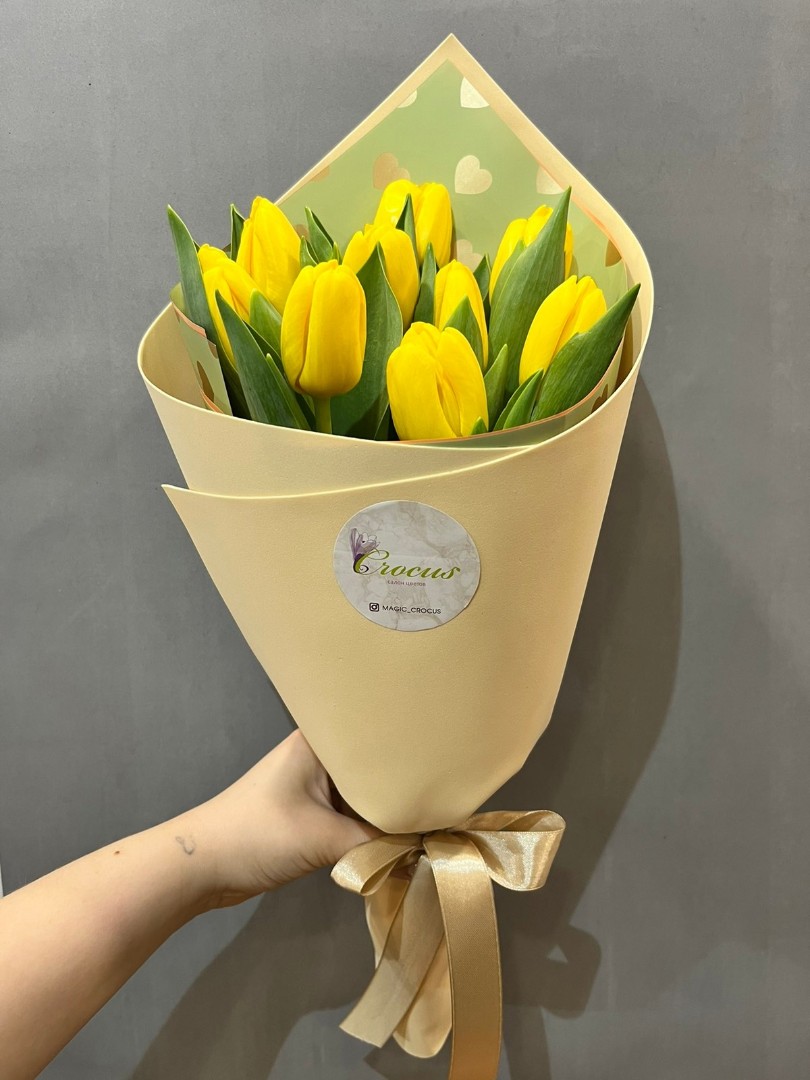 Букет из 9 тюльпанов в оформлении - crocus-flowers38.ru